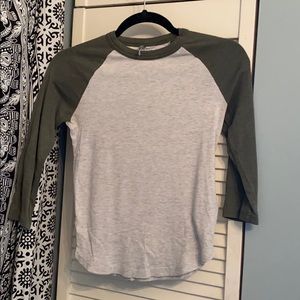 Quarter sleeve shirt